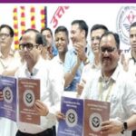 पौड़ी: साईकल रैली को डीएम डॉ चौहान ने स्वर्गाश्रम में दिखाई हरी झंडी