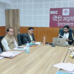 यात्रा पड़ावों पर बुनियादी सुविधाओं का रखें ध्यान: डीएम गढ़वाल