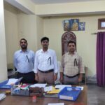 काला फ़ीता बांध पॉवर इंजीनियर्स ने जताया विरोध